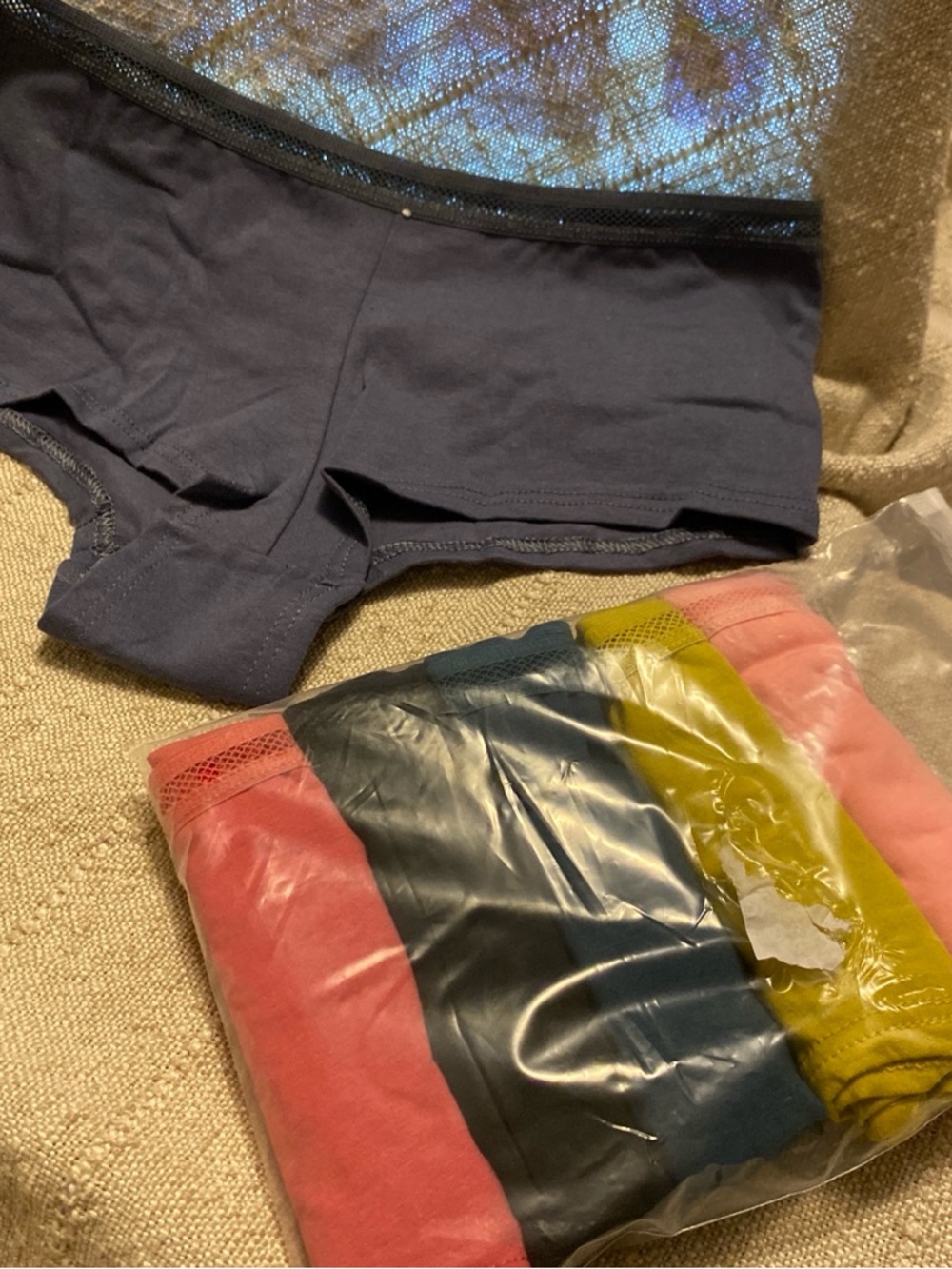 6 pair Women’s boy short underwear. Size M 
Brand New Hipster